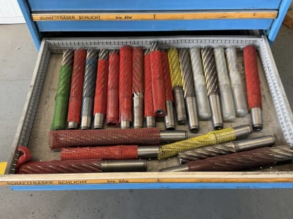 Schubladenschrank mit Inhalt - Image 49