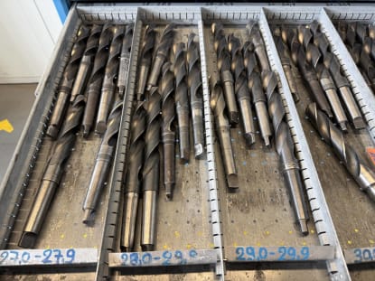 Schubladenschrank mit Werkzeugen - Image 20