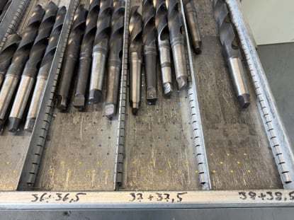 Schubladenschrank mit Werkzeugen - Image 28