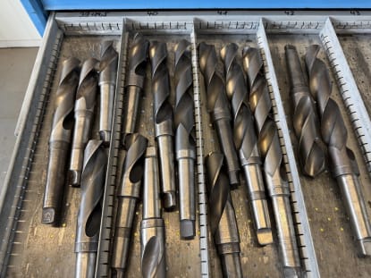 Schubladenschrank mit Werkzeugen - Image 30