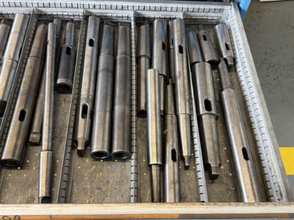 Schubladenschrank mit Werkzeugen - Image 51