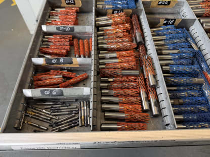 Schubladenschrank mit Inhalt - Image 9