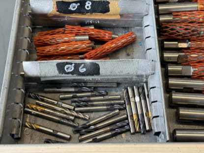 Drawer cabinet with contents - Image 10