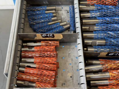 Drawer cabinet with contents - Image 12
