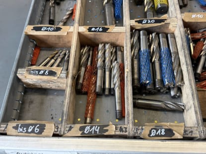 Schubladenschrank mit Inhalt - Image 29