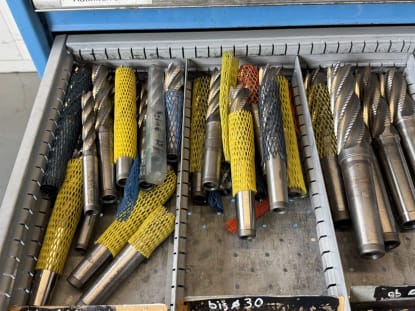Drawer cabinet with contents - Image 40