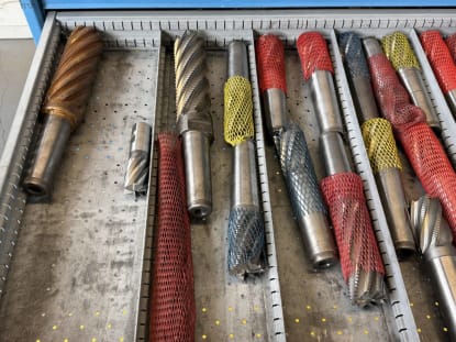 Schubladenschrank mit Inhalt - Image 46