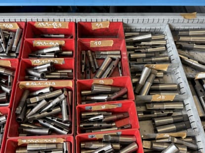 Schubladenschrank mit Inhalt - Image 52