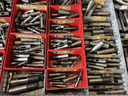 Schubladenschrank mit Inhalt - Image 53