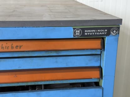 Schubladenschrank mit Werkzeugen - Image 2