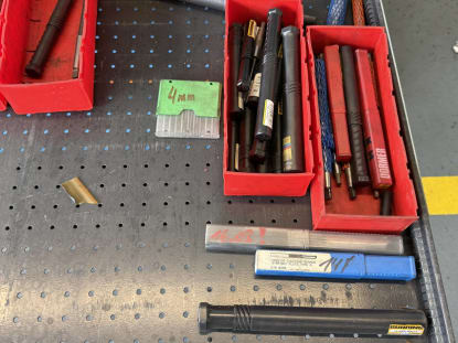 Drawer cabinet with tools - Image 19