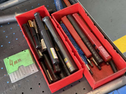 Schubladenschrank mit Werkzeugen - Image 20
