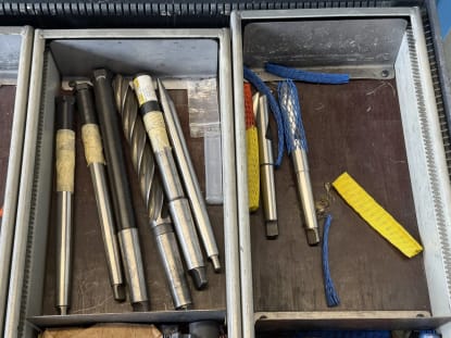 Schubladenschrank mit Werkzeugen - Image 26