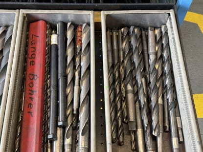 Drawer cabinet with twist drills - Image 17