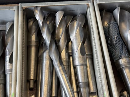 Schubladenschrank mit Spiralbohrern - Image 24