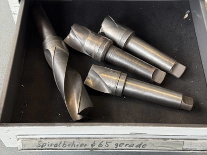 Schubladenschrank mit Spiralbohrern - Image 21