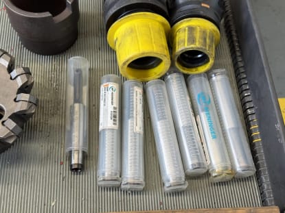 Drawer cabinet with contents - Image 20