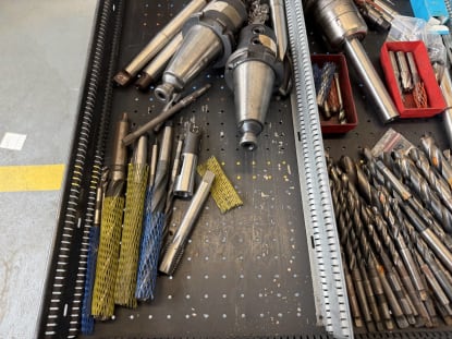 Drawer cabinet with contents - Image 7
