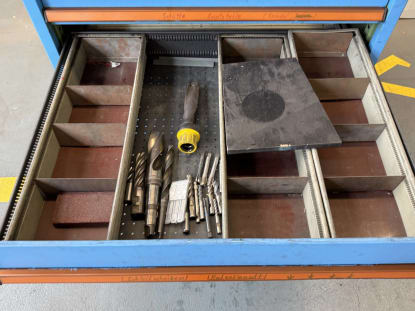Schubladenschrank mit Inhalt - Image 23