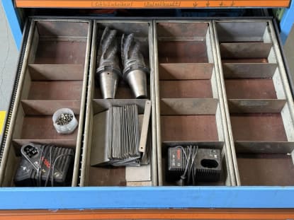 Drawer cabinet with contents - Image 27