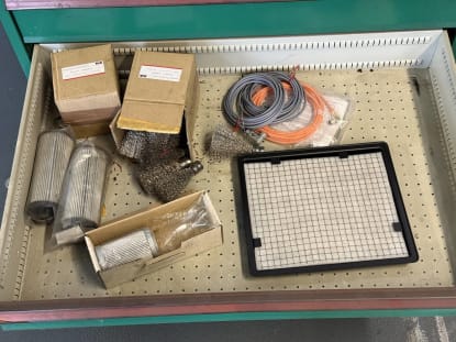 Drawer cabinet with contents - Image 10
