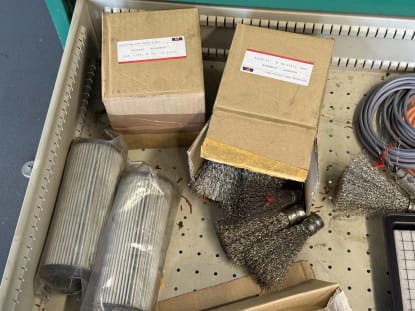 Drawer cabinet with contents - Image 11