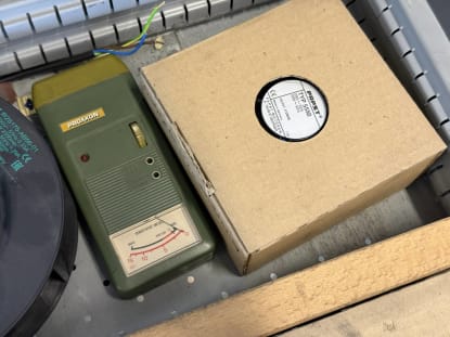 Schubladenschrank mit Inhalt - Image 22