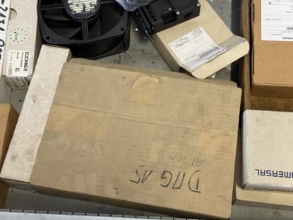 Drawer cabinet with contents - Image 29