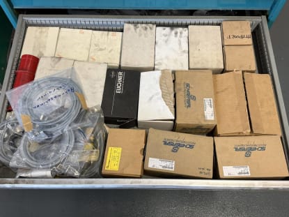 Drawer cabinet with contents - Image 40