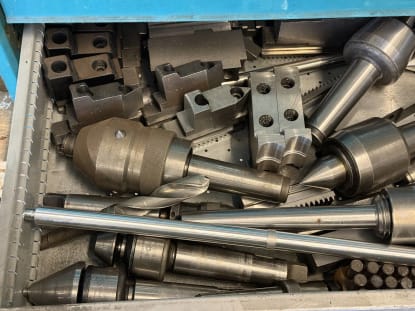 Schubladenschrank mit Inhalt - Image 58