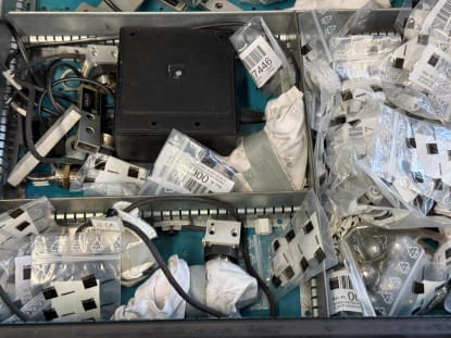 Schubladenschrank mit Inhalt - Image 9
