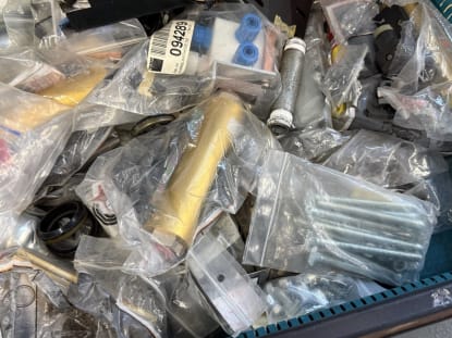 Schubladenschrank mit Inhalt - Image 18