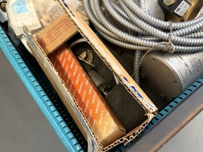 Drawer cabinet with contents - Image 24