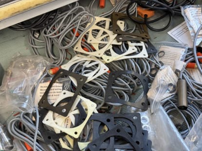 Drawer cabinet with contents - Image 6