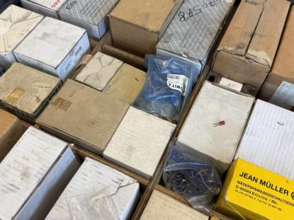 Schubladenschrank mit Inhalt - Image 23