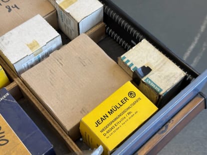 Schubladenschrank mit Inhalt - Image 30