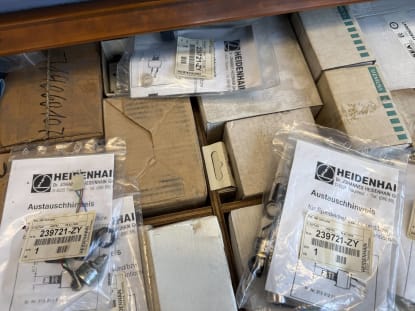 Drawer cabinet with contents - Image 35