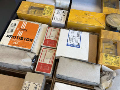 Drawer cabinet with contents - Image 53