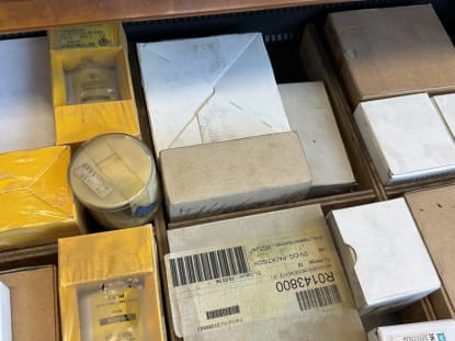 Schubladenschrank mit Inhalt - Image 55