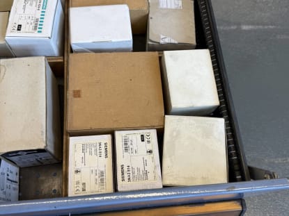 Drawer cabinet with contents - Image 58