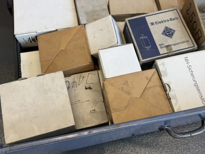 Drawer cabinet with contents - Image 62