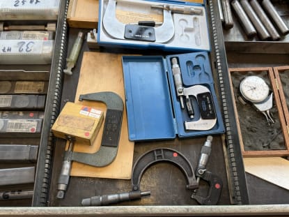 Schubladenschrank mit Inhalt - Image 9