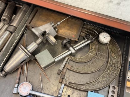 Schubladenschrank mit Inhalt - Image 21
