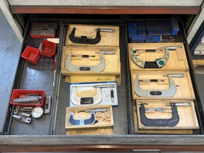 Drawer cabinet with contents - Image 25