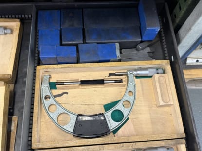 Schubladenschrank mit Inhalt - Image 28