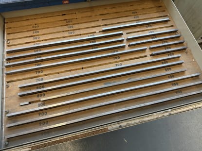 Drawer cabinet with contents - Image 2