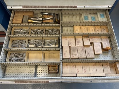 Schubladenschrank mit Inhalt - Image 16