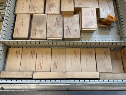 Schubladenschrank mit Inhalt - Image 24