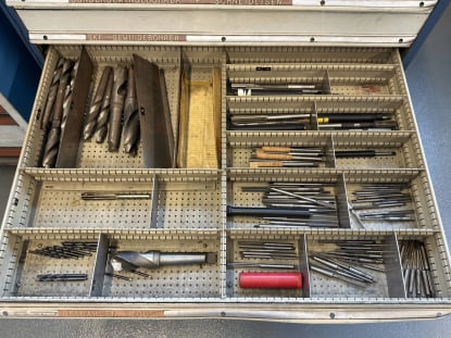 Schubladenschrank mit Inhalt - Image 25