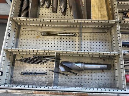 Drawer cabinet with contents - Image 27